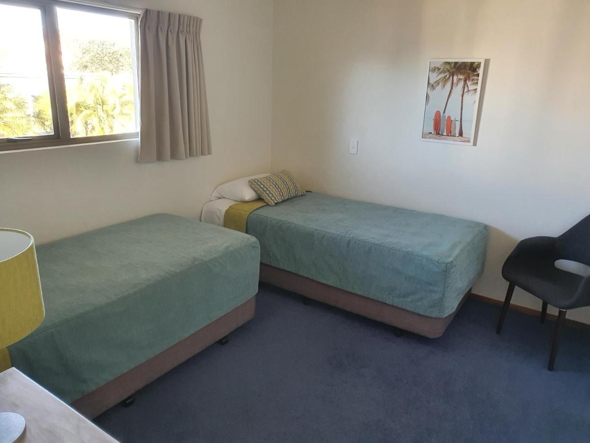 Breakers Motel Whangamata Exterior foto