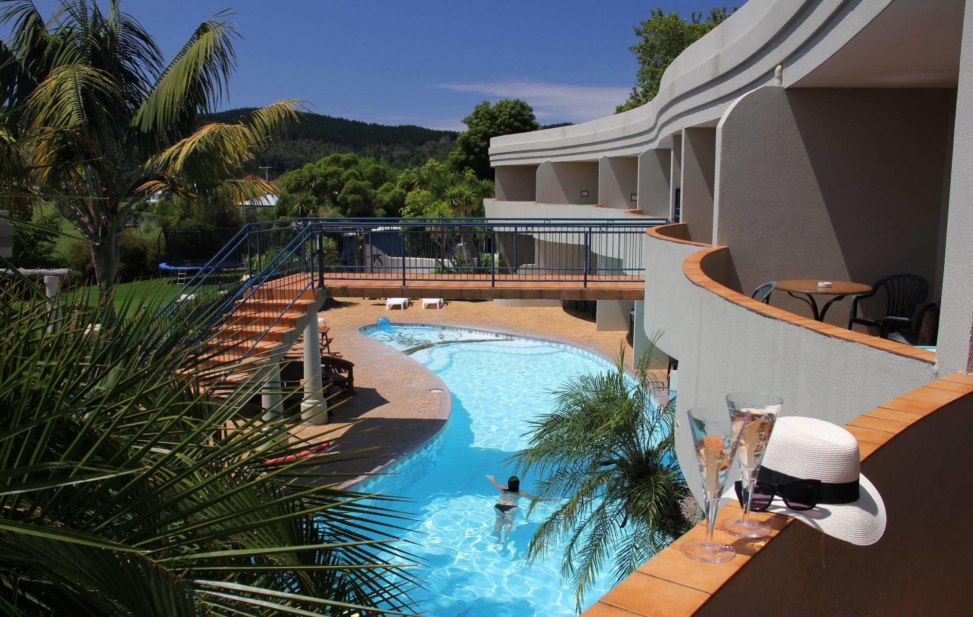 Breakers Motel Whangamata Exterior foto